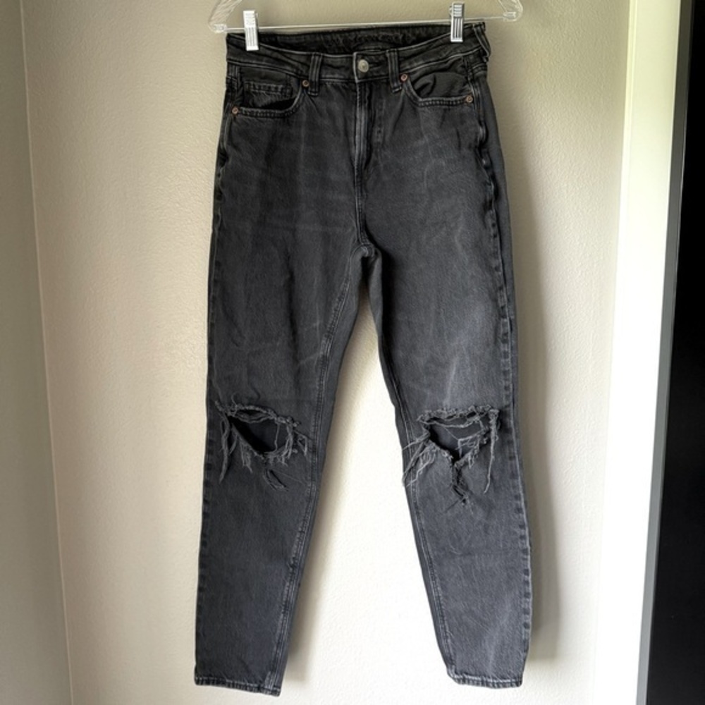 American Eagle 🦅 Strigid black distressed straight leg jeans size 4